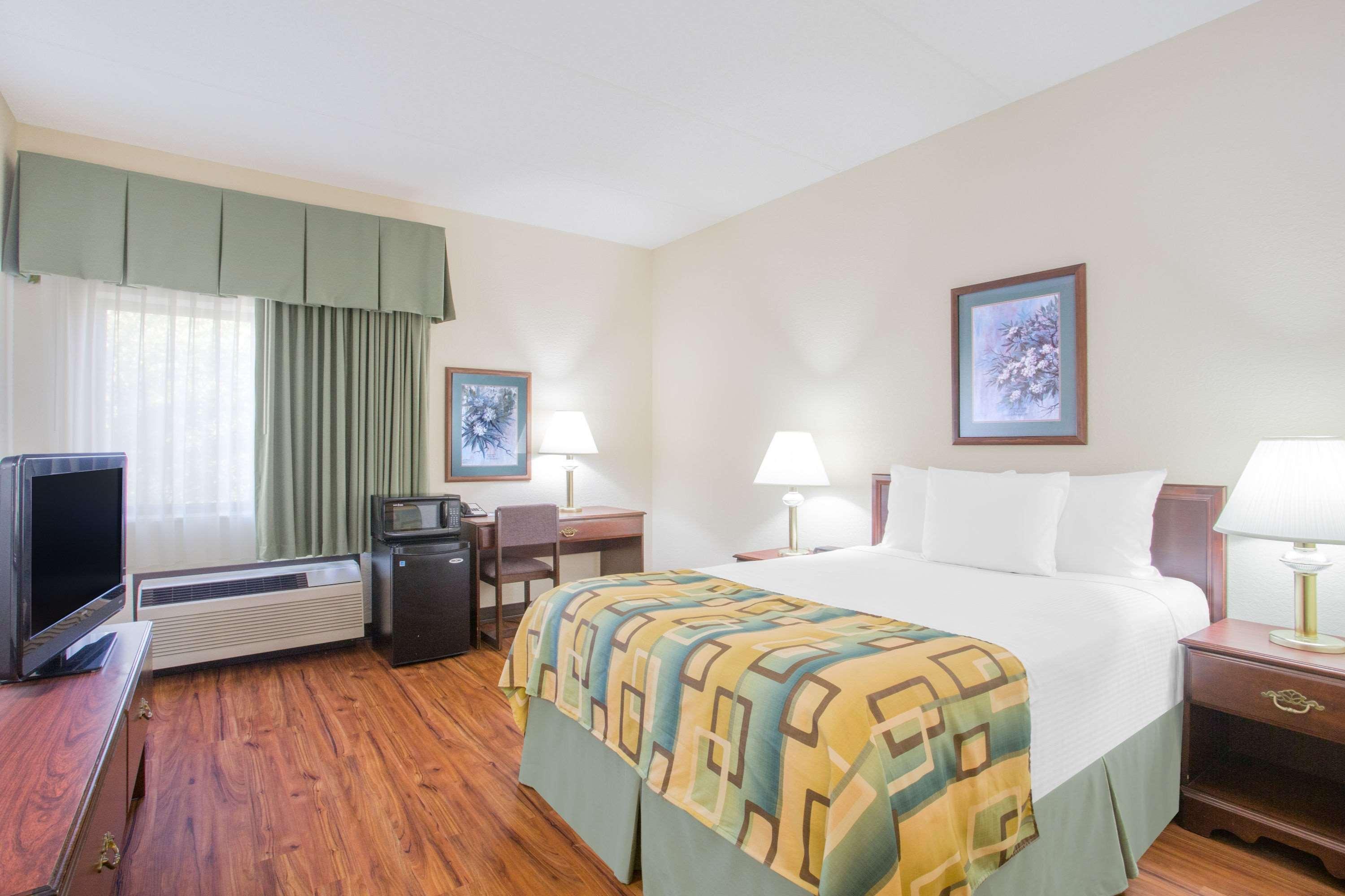 Baymont By Wyndham Corbin Hotel Buitenkant foto