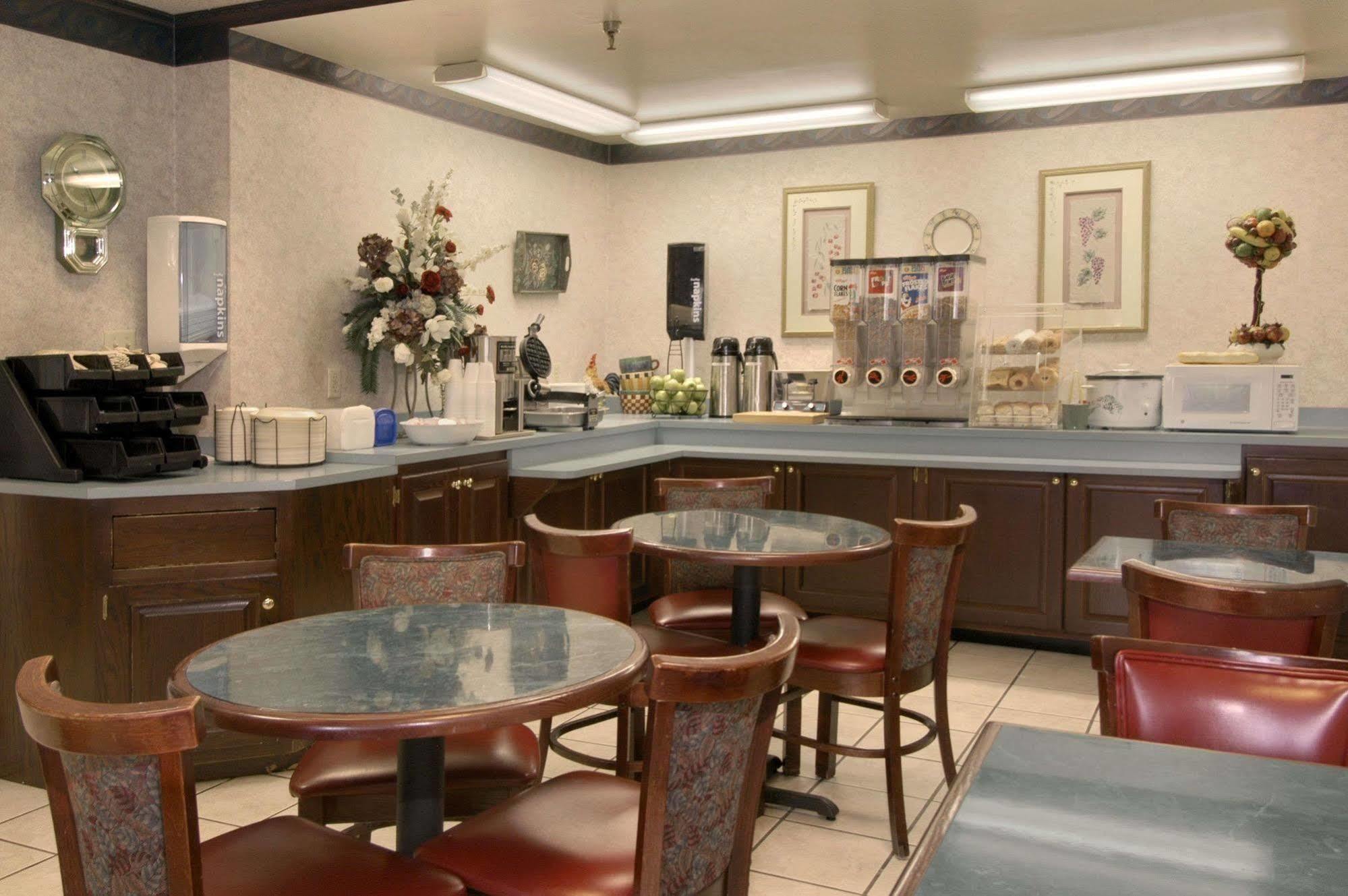 Baymont By Wyndham Corbin Hotel Restaurant foto